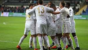Sivasspor lider Başakşehir'i devirdi