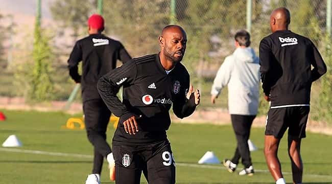 Vagner Love'da pazarlık sürüyor