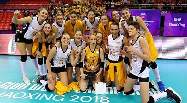 Vakıfbank finalde