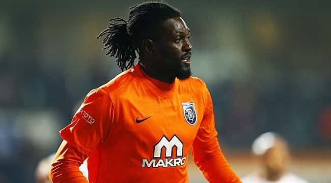 Fenerbahçe Adebayor'u bekliyor