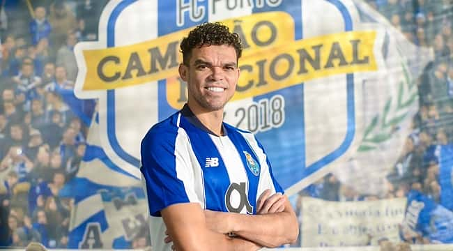 Pepe 12 yıl aradan sonra Porto'ya döndü