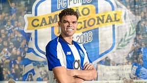 Pepe 12 yıl aradan sonra Porto'ya döndü