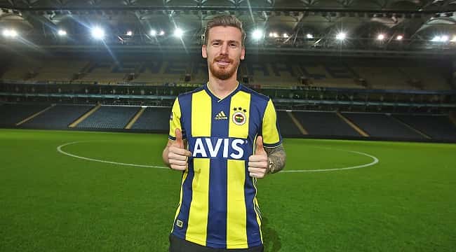 Serdar Aziz Fenerbahçe'ye imzayı attı