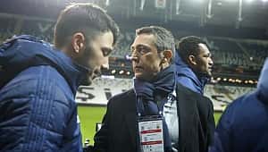 Ali Koç maçtan sonra taraftarları selamladı