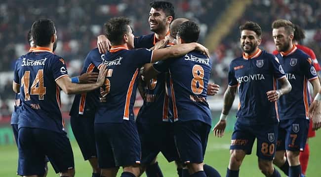 Başakşehir Antalya'yı tek golle geçti