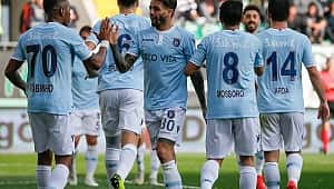 Başakşehir arayı açıyor