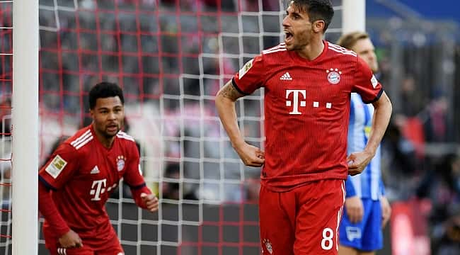 Bayern Münih yarışı bırakmıyor