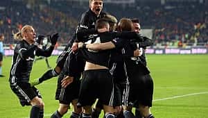 Beşiktaş 10 kişilik Yeni Malatya'yı 2-1'le geçti