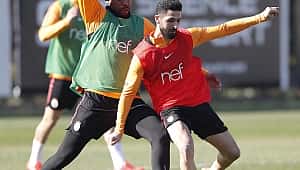 Emre Akbaba takımla çalıştı