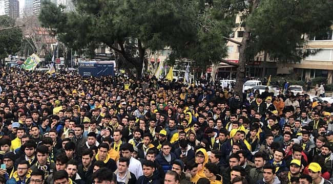 Fenerbahçe taraftarından protesto yürüyüşü