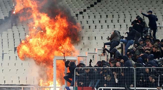 UEFA'dan AEK'ya 2 yıl men cezası