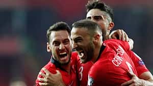 Cenk Tosun'dan taraftarlara teşekkür