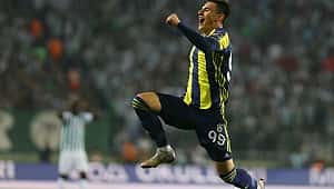 Eljif Elmas Avrupa'da gözde