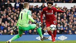 Ezeli rakipten Liverpool'a çelme