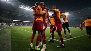 Galatasaray yarışı bırakmıyor