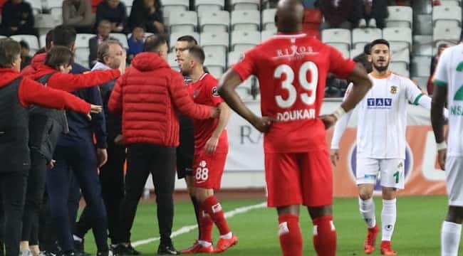 Sergen Yalçın ve Skubiç'e 2 maç ceza