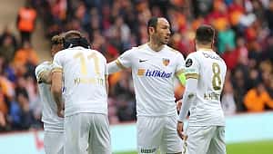 Ameliyat olan Umut Bulut sezonu kapattı