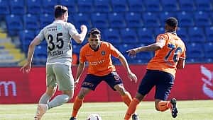 Başakşehir uzatma penaltısıyla puan aldı