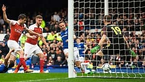 Everton Arsenal'i tek golle geçti