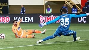 Fenerbahçe'de Ozan Tufan için onay çıktı