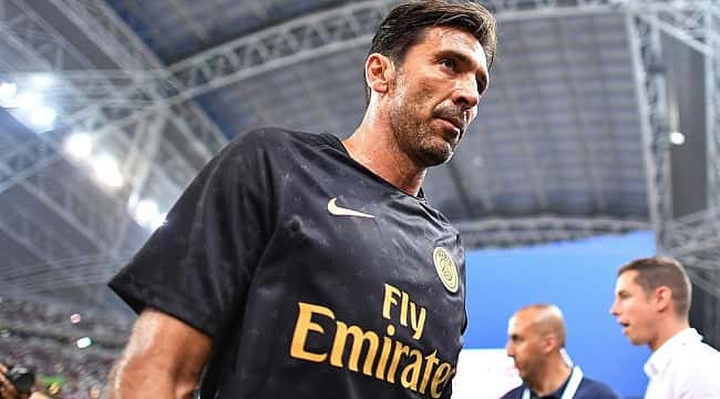 Buffon: PSG'de yola devam