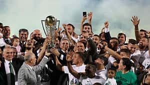 Denizlispor şampiyonluk kupasını aldı