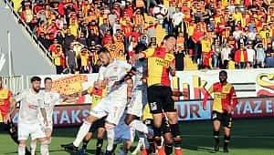 Gol düellosu berabere bitti