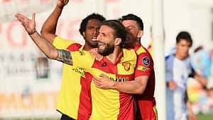 Göztepe penaltıyla ligde kaldı