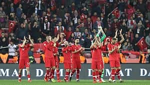 Milliler Yunanistan'ı 2-1'le geçti