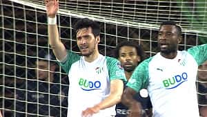 Umut Nayır'dan alkışlanacak hareket