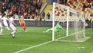 Yeni Malatyaspor BB Erzurumspor'u ateşe attı