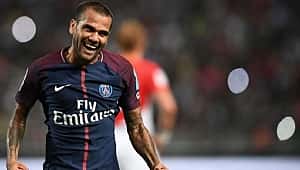 Dani Alves Paris SG'ye veda etti
