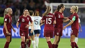 Kadınlar Dünya Kupası'nda İngiltere ve Japonya galip