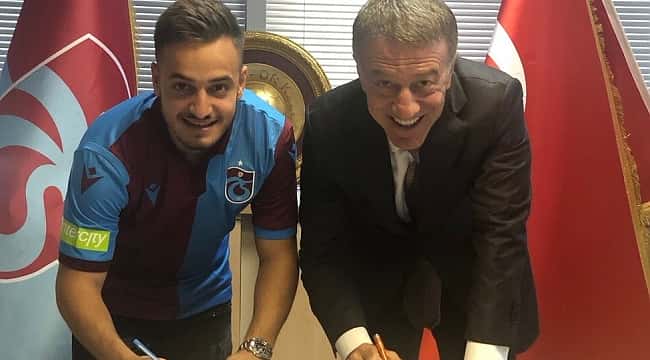 Trabzonspor Yusuf Sarı'yı KAP'a bildirdi