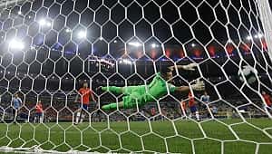 Uruguay Şili'yi tek golle geçti