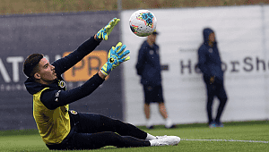 Altay Bayındır siftah yaptı