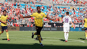 Arsenal Fiorentina'yı kolay geçti