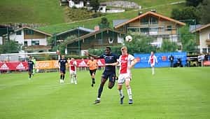 M.Başakşehir Ajax'a 2-1 mağlup oldu