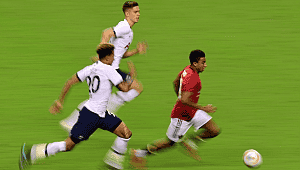 Manchester United Tottenham'ı 2-1 mağlup etti