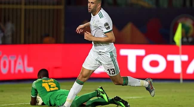 Slimani'den 1 gol, 2 asist