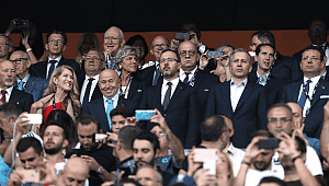 Bakanlar ve Başkanlar Protokol Tribünü'ndeydi