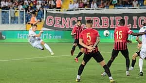 Çaykur Rizespor Gençlerbirliği'ni deplasmanda yıktı