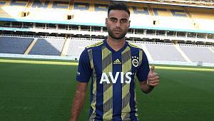 Deniz Türüç resmi sözleşmeyi imzaladı