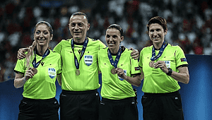 Futbolseverlerden kadın hakemlere destek