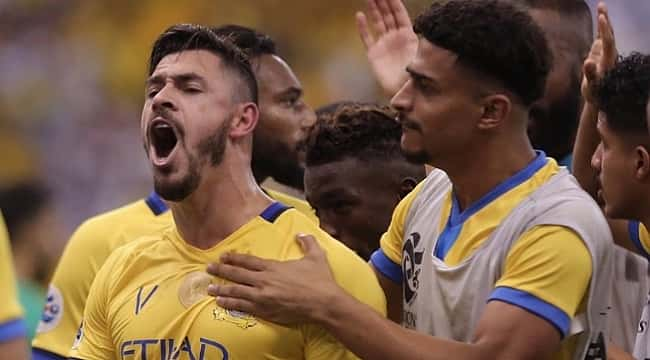 Guilano Al Nassr'ı sırtlıyor