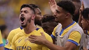 Guilano Al Nassr'ı sırtlıyor