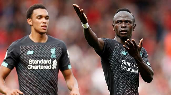 Yorgun Liverpool 3 puanı 2 golle aldı