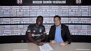 Beşiktaş Diaby ile resmi sözleşmeyi imzaladı