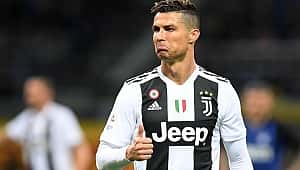 Cristiano Ronaldo'dan tarihi imza