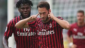 Milan 3 puanı Hakan Çalhanoğlu ile aldı